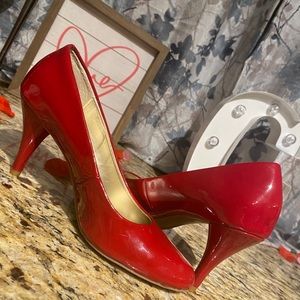 ❤️❤️ Excellent condition red heels 👠